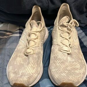 Size 8 1/2 men’s used 

- no box 
- shipped next day
- medium wear